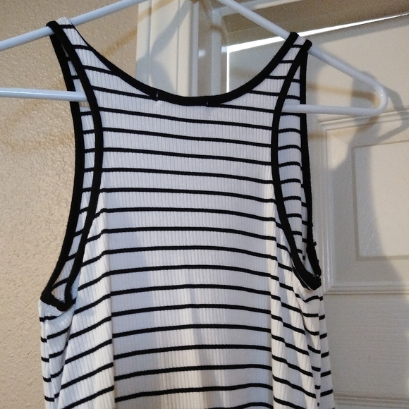 Super cute Tank - Picture 7 of 7